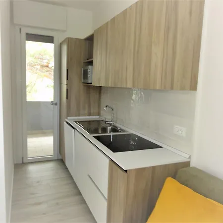 Bright Flat With Garden And Pool Apartman Bibione