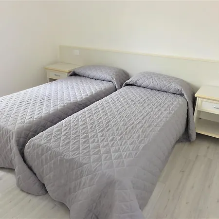 Bright Flat With Garden And Pool Apartman Bibione