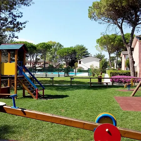 Apartman Bright Flat With Garden And Pool Bibione