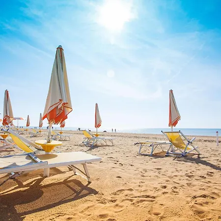 Bright Flat With Garden And Pool Bibione