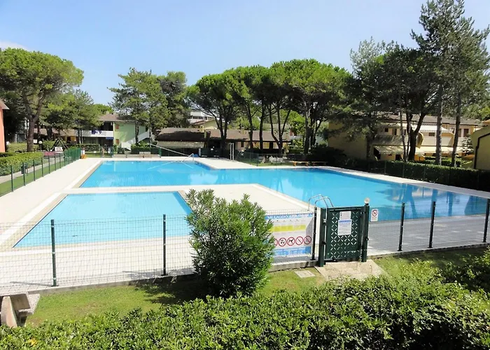 Bright Flat With Garden And Pool Апартаменты
